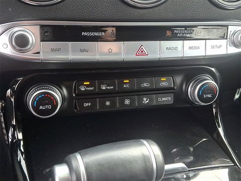 Certified 2022 Kia Stinger GT-Line image 16