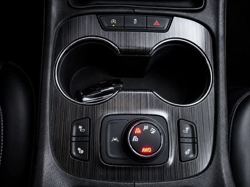 Used 2023 GMC Acadia SLT AWD/4WD image 9
