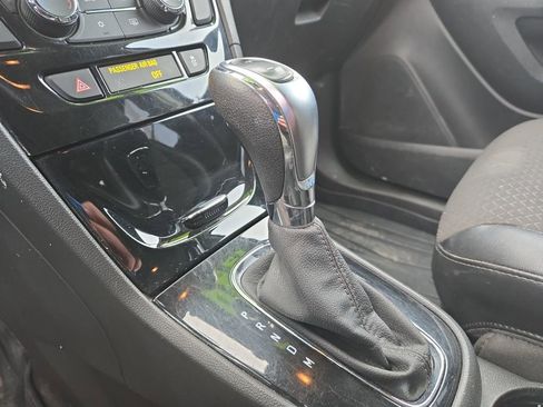 Used 2020 Buick Encore Preferred image 23