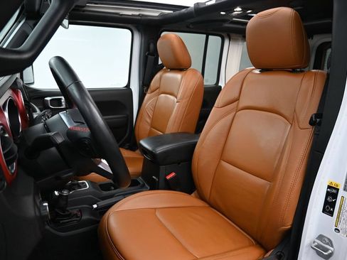 Used 2021 Jeep Wrangler Unlimited Rubicon w/ Cold Weather Group AWD/4WD image 5