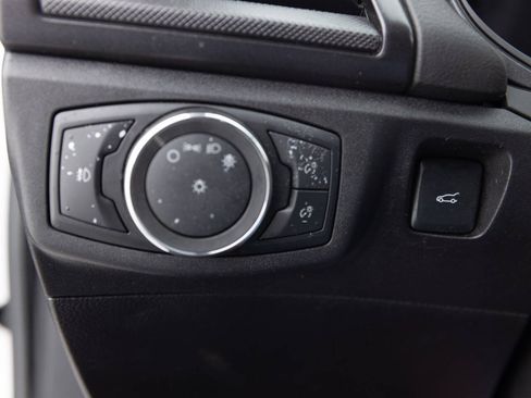 Used 2018 Ford Fusion SE w/ Equipment Group 201A FWD image 34