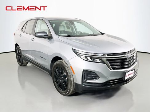 Used 2023 Chevrolet Equinox LS w/ LS Convenience Package FWD image 4