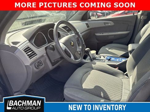 Used 2012 Chevrolet Traverse LS FWD image 4
