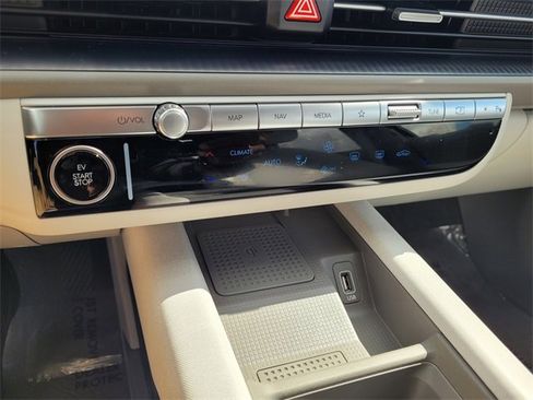 New 2025 Hyundai Ioniq 6 SEL image 10