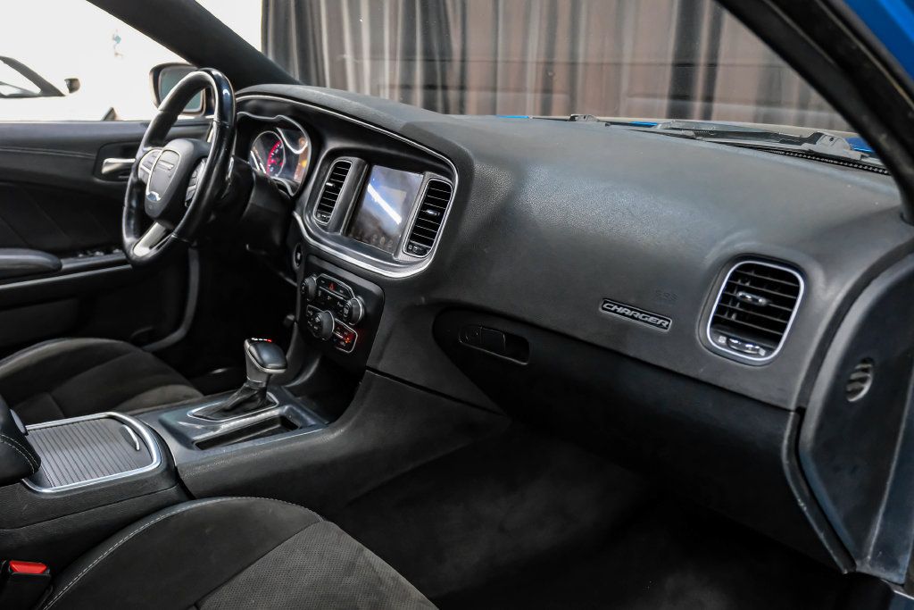 Used 2015 Dodge Charger R/T Scat Pack RWD image 15