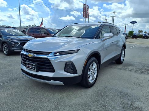Used 2021 Chevrolet Blazer LT FWD image 3