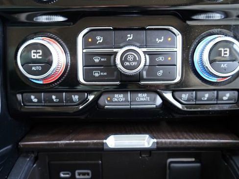 Used 2023 GMC Yukon Denali w/ Advanced Technology Package AWD/4WD image 53