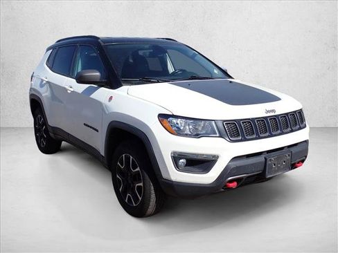 Used 2020 Jeep Compass Trailhawk AWD/4WD image 14