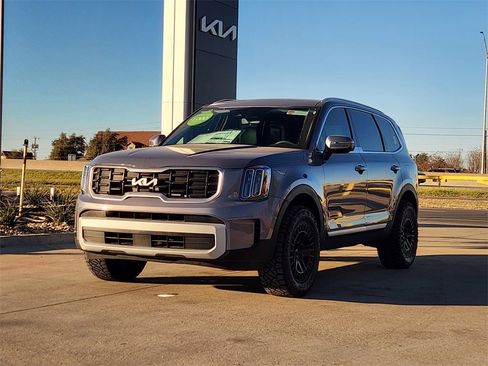 New 2025 Kia Telluride S image 2