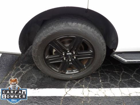 Used 2020 Ford Expedition XLT w/ Equipment Group 202A image 9