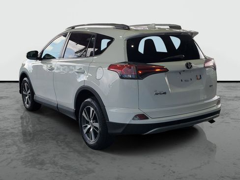 Used 2018 Toyota RAV4 XLE w/ Plus Extra Value Package FWD image 2