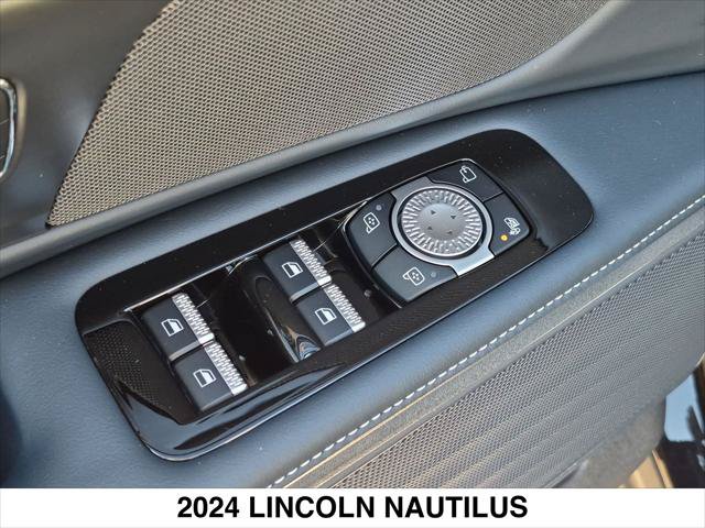 Certified 2024 Lincoln Nautilus Reserve AWD/4WD image 11