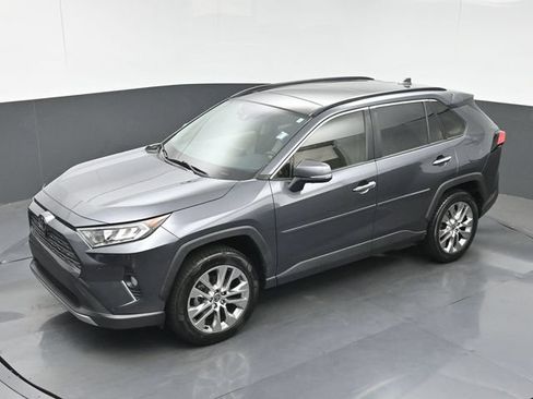Used 2021 Toyota RAV4 Limited AWD/4WD image 29