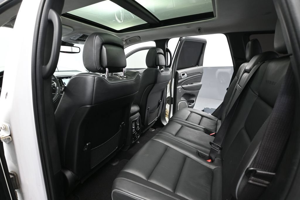 Used 2021 Jeep Grand Cherokee Summit AWD/4WD image 31