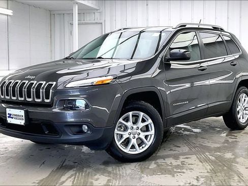 Used 2015 Jeep Cherokee Latitude w/ Cold Weather Group image 2