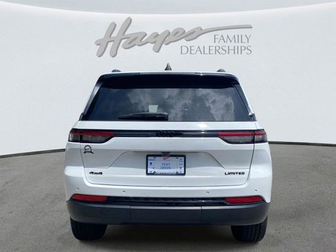 Used 2023 Jeep Grand Cherokee Limited AWD/4WD image 4