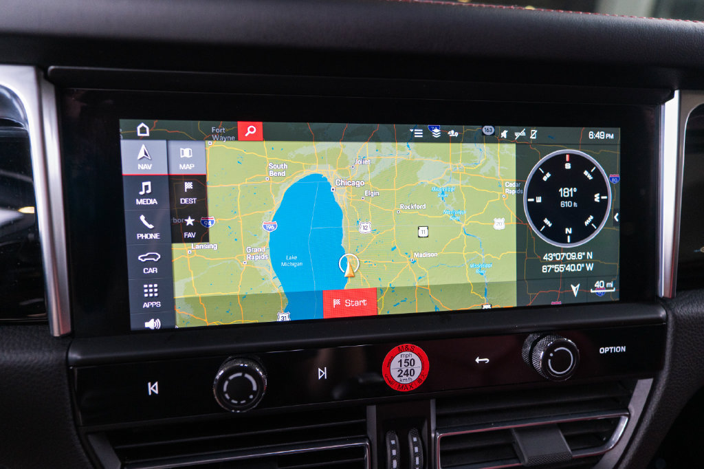 Certified 2023 Porsche Macan S AWD/4WD image 29
