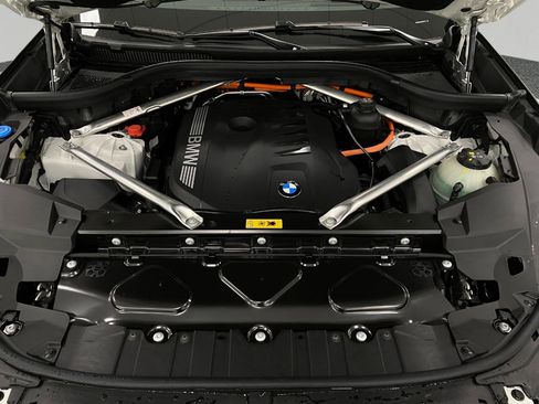 New 2026 BMW X5 xDrive50e image 13