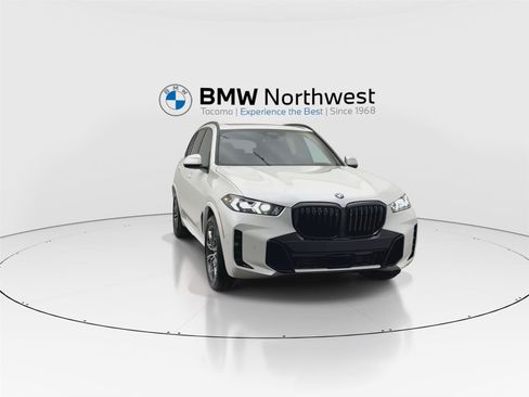 New 2026 BMW X5 xDrive40i w/ M Sport Package AWD/4WD image 7