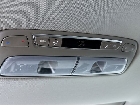 Used 2025 Kia Telluride EX w/ EX Captain's Chair Package image 17