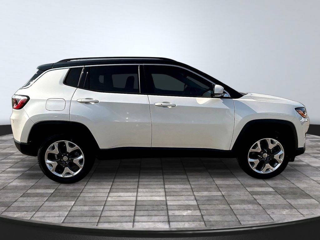 Used 2018 Jeep Compass Limited AWD/4WD image 8