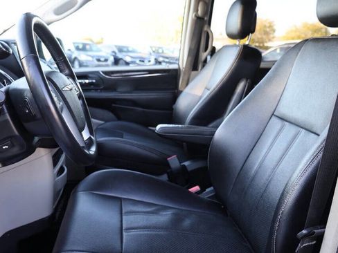 Used 2012 Chrysler Town & Country Touring-L w/ Entertainment Group #2 image 15