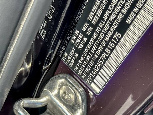 Certified 2023 Porsche Macan AWD/4WD image 29