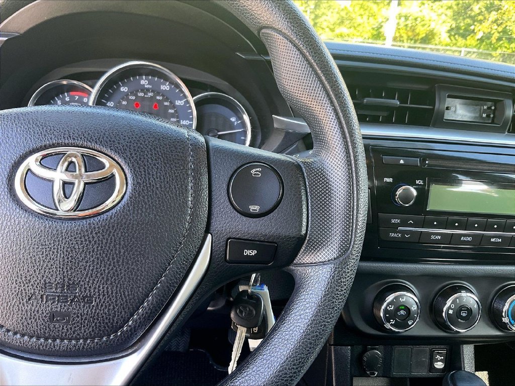 Used 2015 Toyota Corolla L FWD image 23