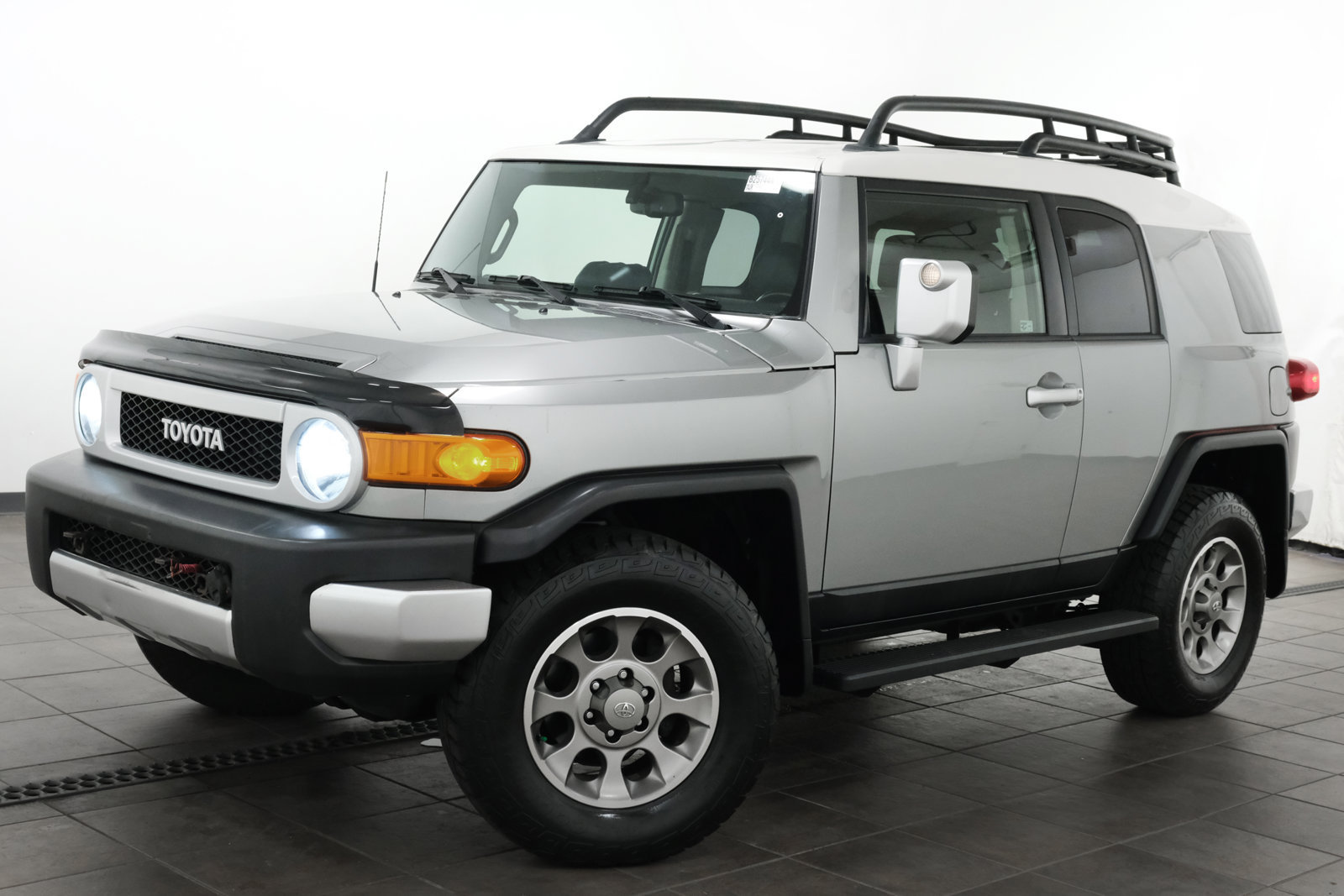 Used 2011 Toyota FJ Cruiser 4WD w/ Upgrade Pkg image 1