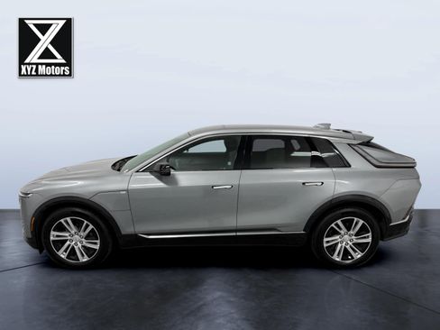 Used 2024 Cadillac Lyriq Tech RWD image 3