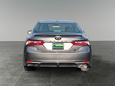 Used 2024 Toyota Camry SE AWD/4WD image 8