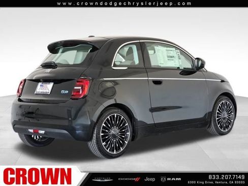 New 2025 FIAT 500 e image 5