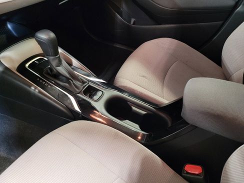 Used 2020 Toyota Corolla LE FWD image 26