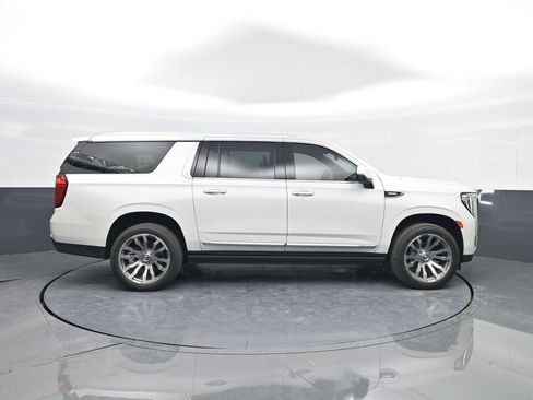 Used 2023 GMC Yukon XL Denali w/ Denali Reserve Package image 9