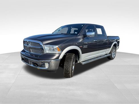 Used 2017 RAM 1500 Laramie w/ Convenience Group AWD/4WD image 3