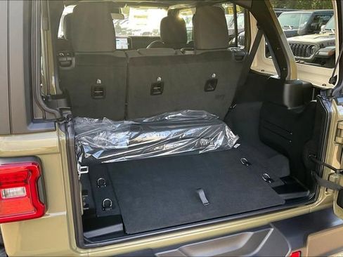 New 2025 Jeep Wrangler Unlimited Rubicon image 22