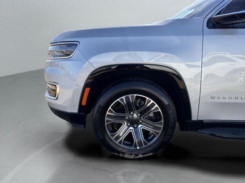 Used 2024 Jeep Wagoneer L Series II w/ Flexible Seating Group image 9