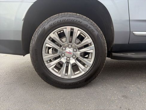 Used 2021 GMC Yukon XL Denali image 9