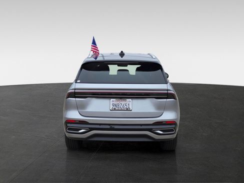 Used 2024 Lincoln Nautilus Reserve image 5