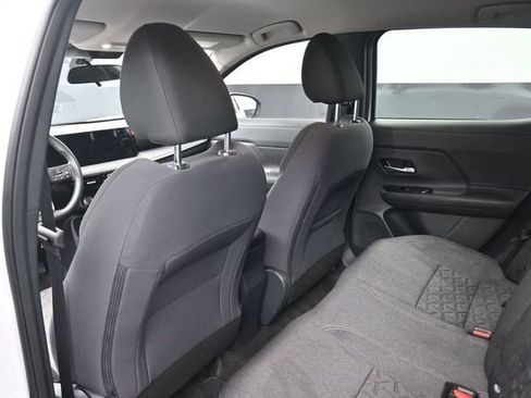 Used 2025 Nissan Kicks SV FWD image 21