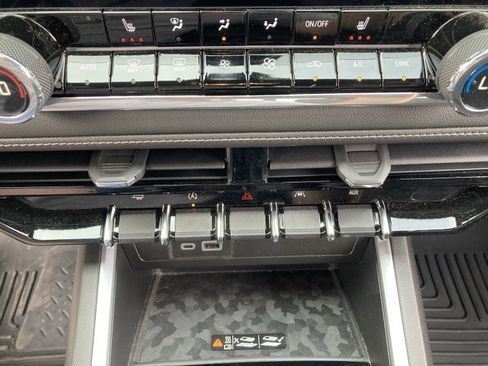 Certified 2024 Chevrolet Colorado LT w/ LT Convenience Package II image 25