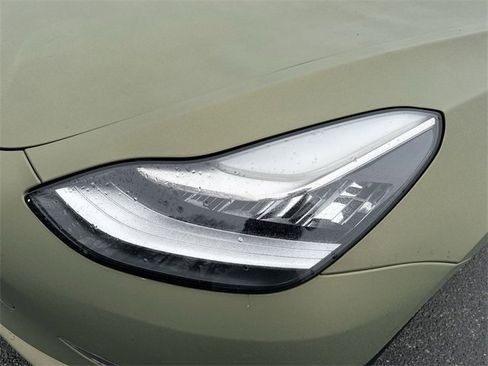 Used 2020 Tesla Model 3 Standard Range Plus image 9