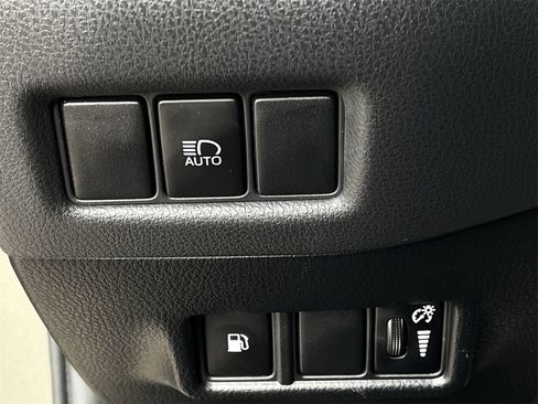 Used 2021 Toyota C-HR Limited image 20