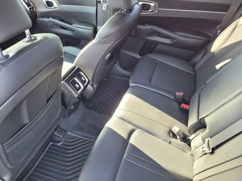 Used 2022 Kia Sorento S AWD/4WD image 9