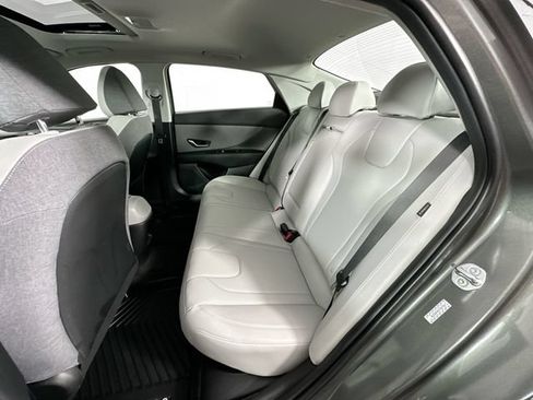 Used 2024 Hyundai Elantra Limited FWD image 27