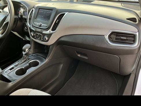 Used 2023 Chevrolet Equinox LS w/ LS Convenience Package AWD/4WD image 9