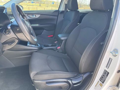Used 2019 Kia Forte LXS image 11