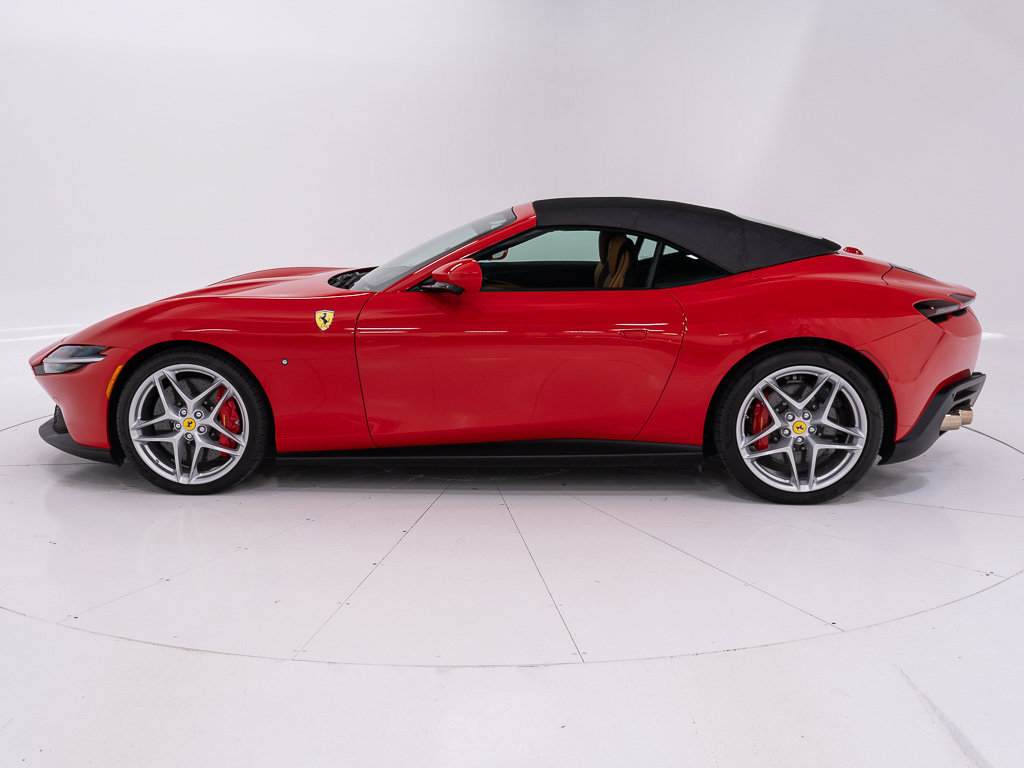 Used 2025 Ferrari Roma Spider RWD image 11