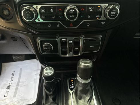 Used 2021 Jeep Wrangler Unlimited Sahara AWD/4WD image 26