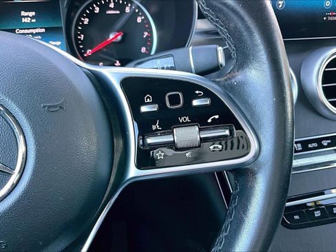 Used 2021 Mercedes-Benz GLC 300 image 23